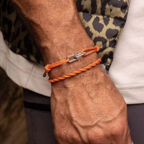 Pig&Hen, Armband Daunting Dean, Segeltau salmon orange, Verschluß Schäkel silber, style